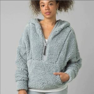 Prana - Polar Escape Half Zip - Size S- Storm Cloud (light blue)